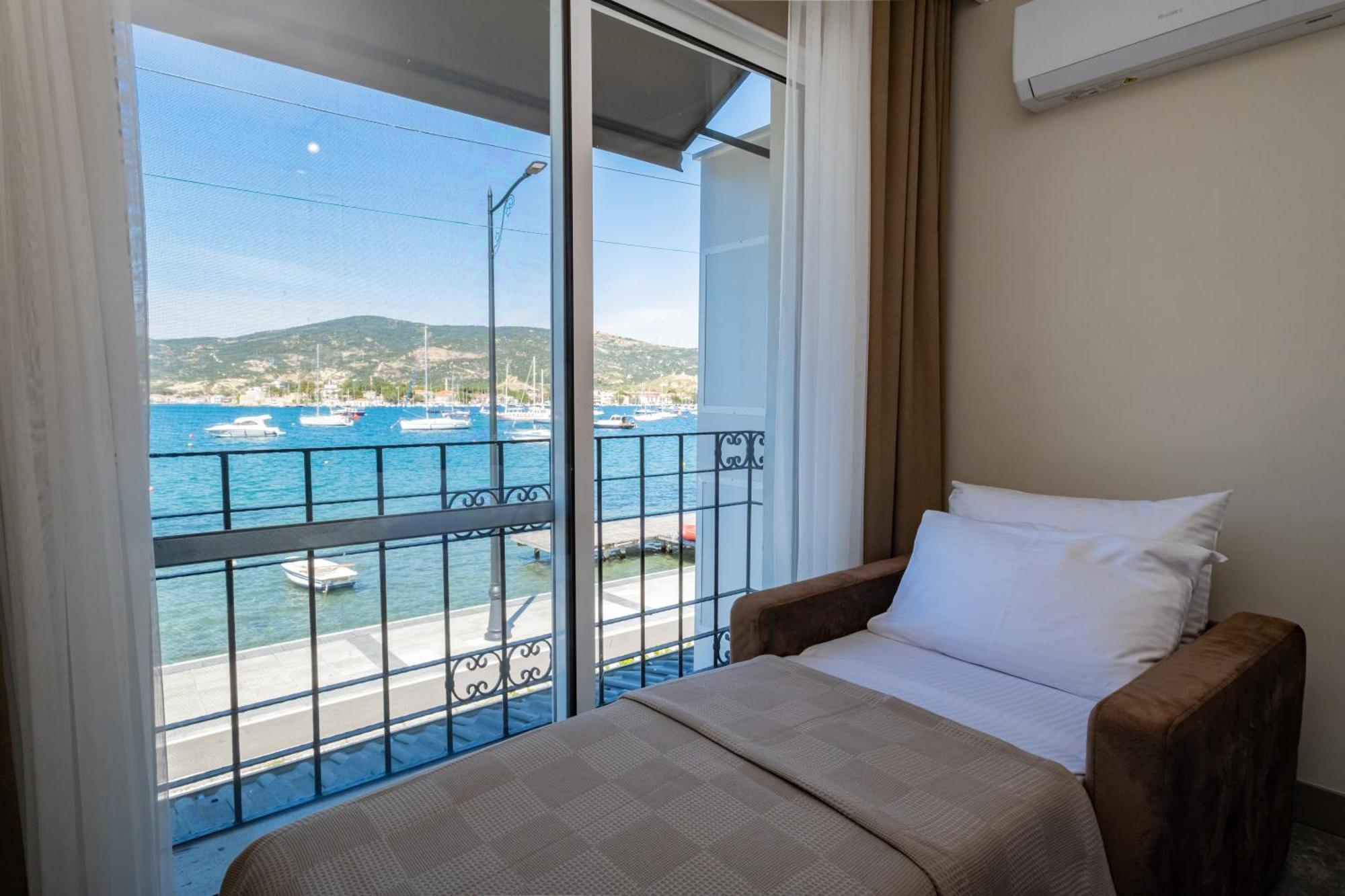 Bd Suites Foca Exterior photo