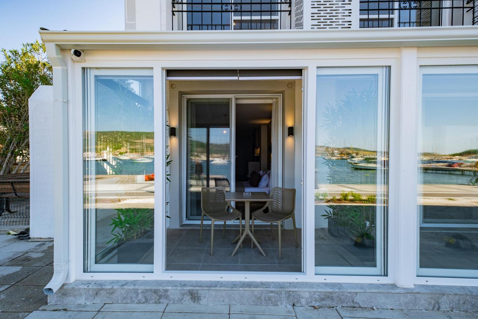 Bd Suites Foca Exterior photo
