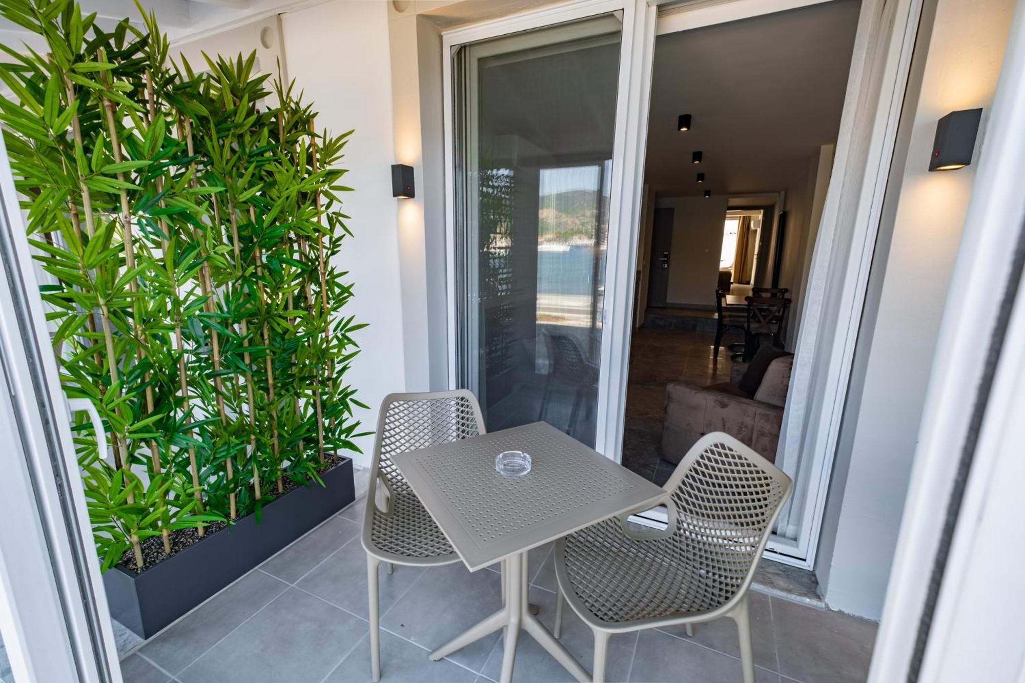 Bd Suites Foca Exterior photo