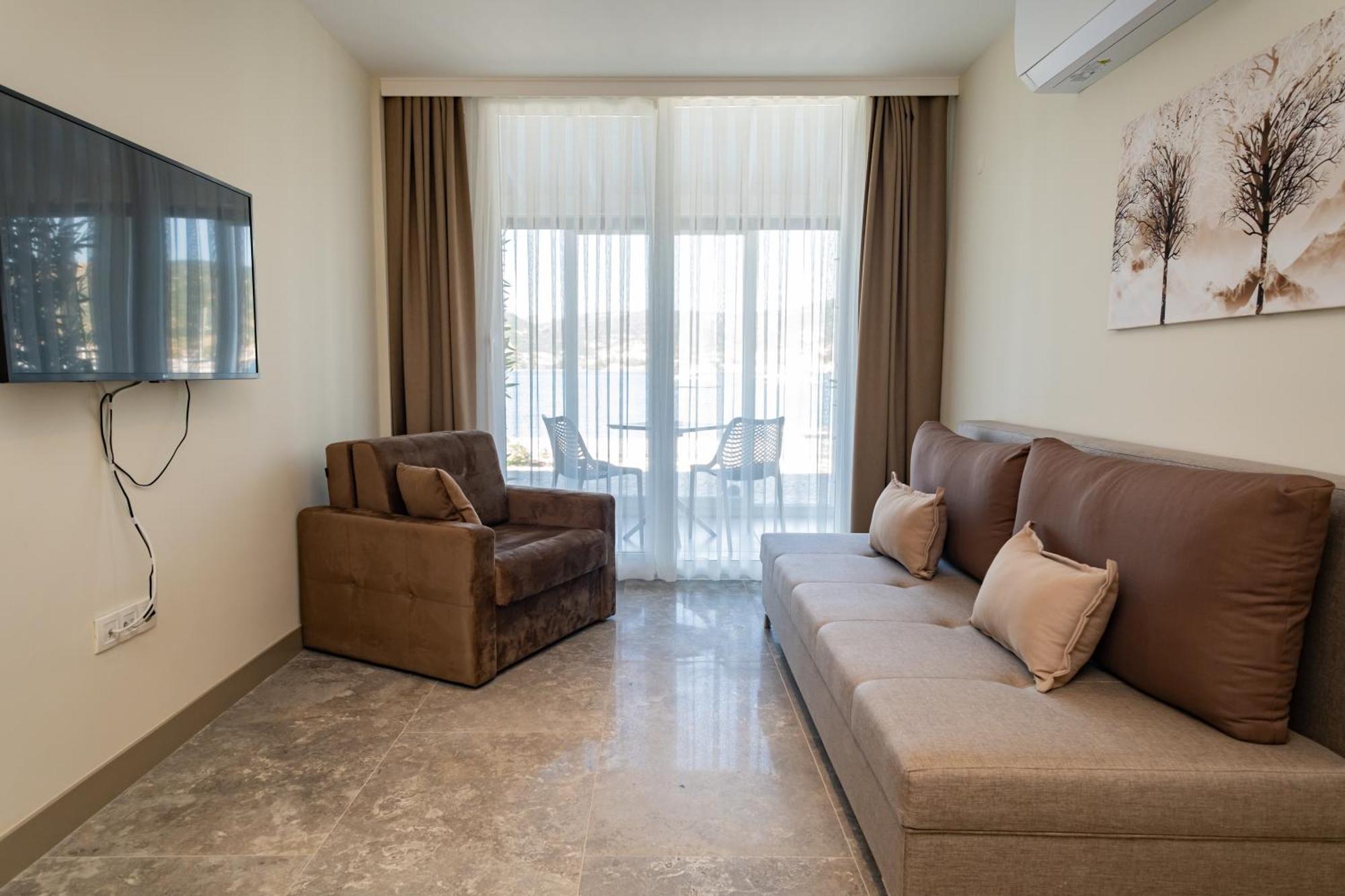 Bd Suites Foca Exterior photo