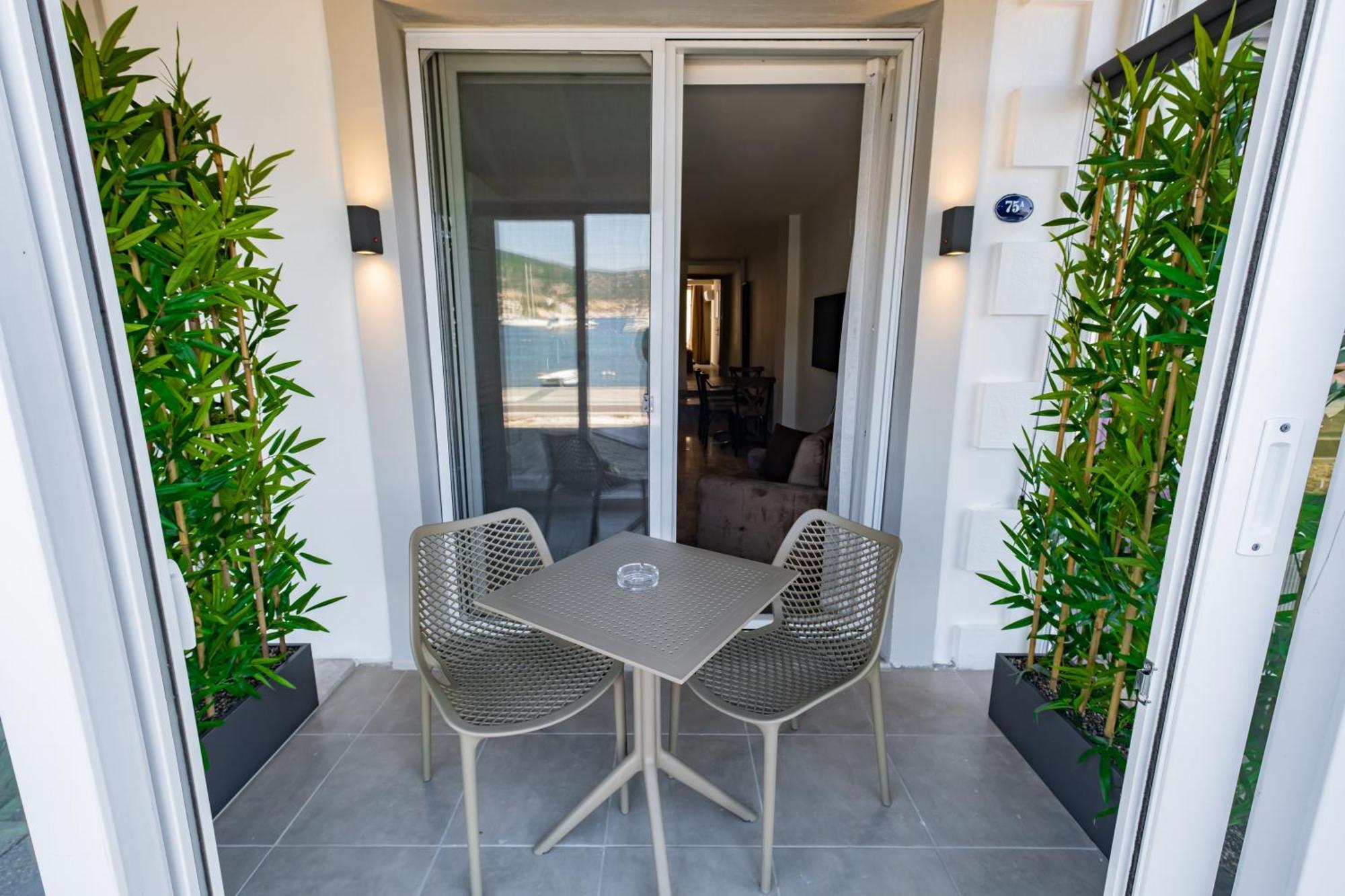 Bd Suites Foca Exterior photo