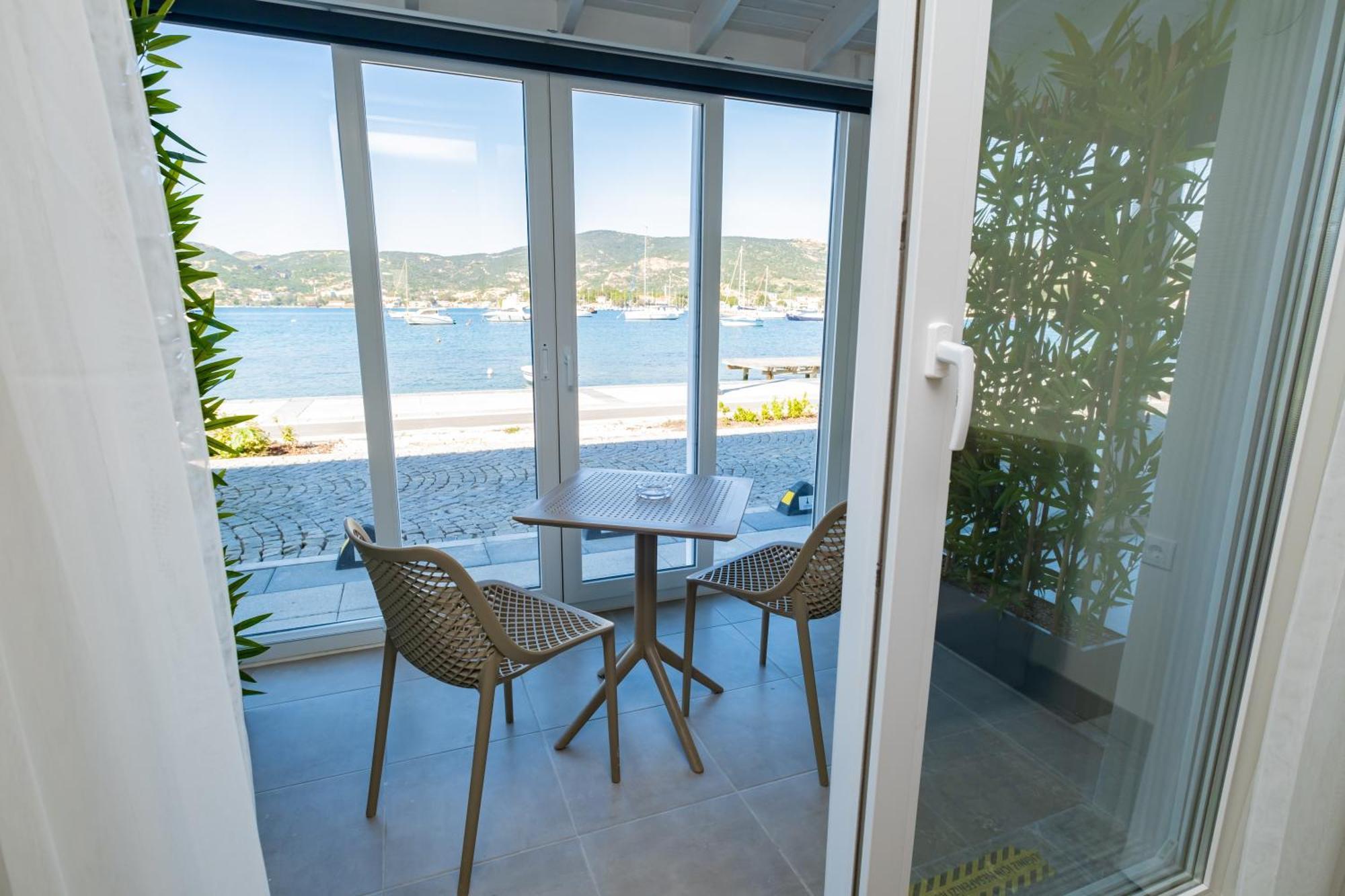 Bd Suites Foca Exterior photo