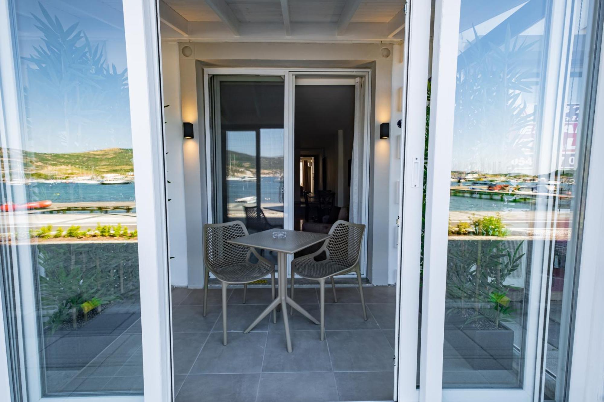 Bd Suites Foca Exterior photo