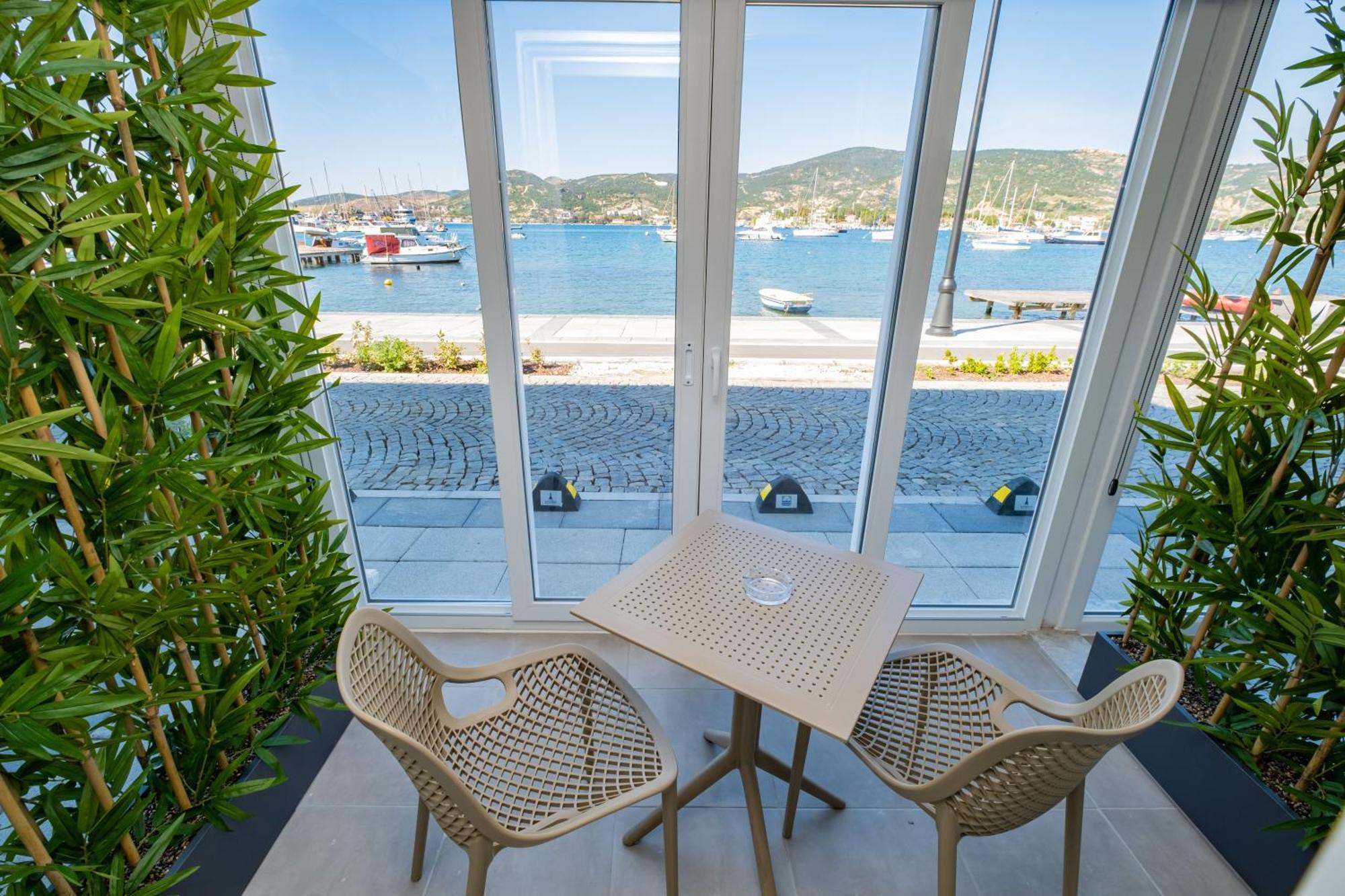 Bd Suites Foca Exterior photo